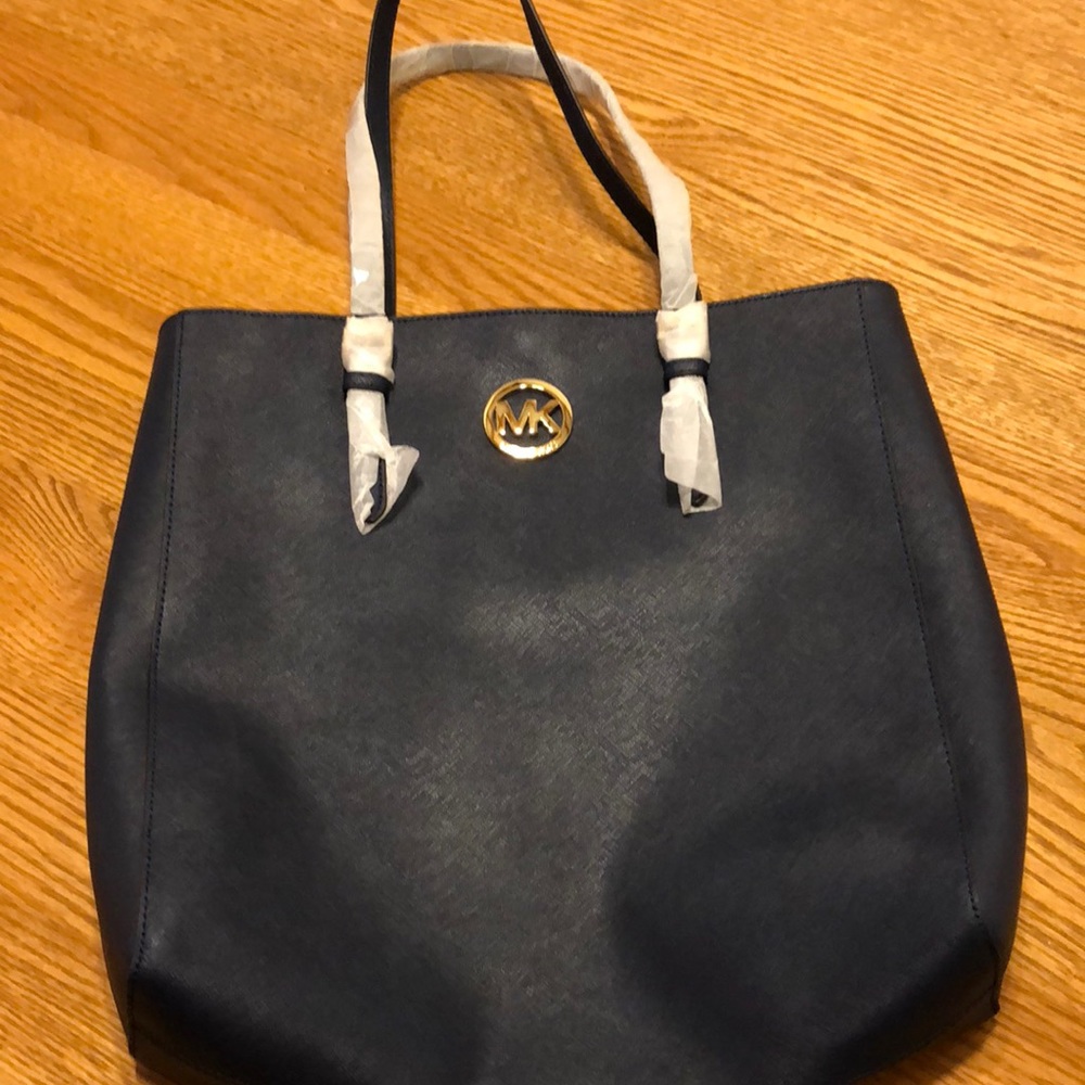 NWOT Michael Kors tote - AUTHENTIC!